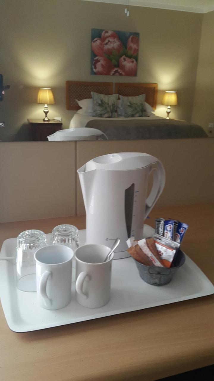Kleines Nest Bed And Breakfast วัลวิสเบย์ ภายนอก รูปภาพ